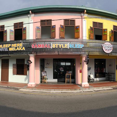 Sleep Here Hostel, Melaka Экстерьер фото
