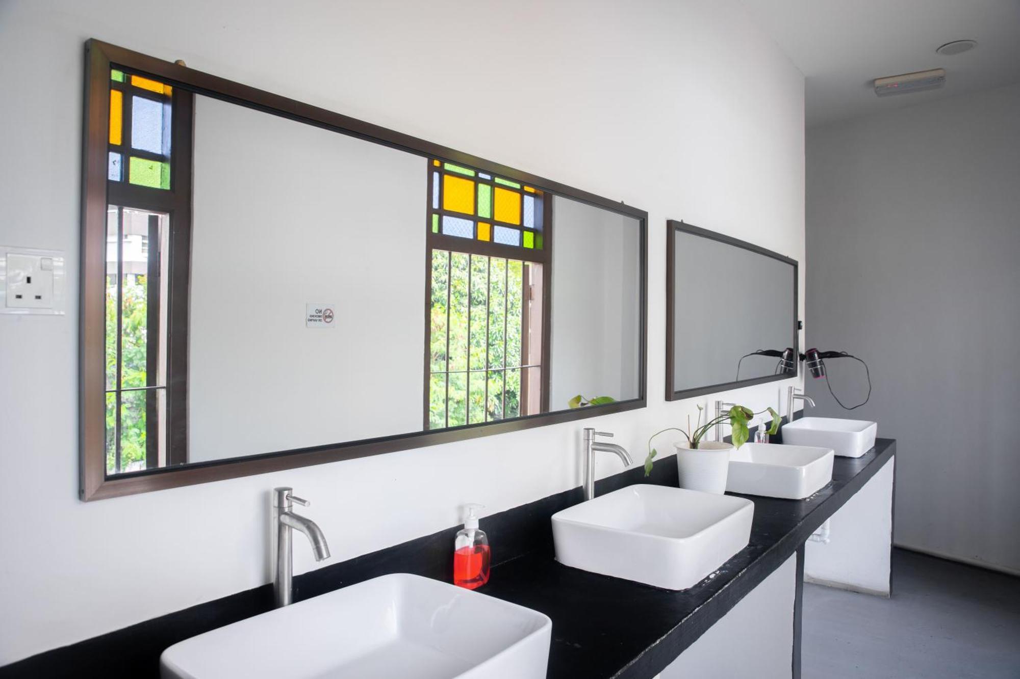 Sleep Here Hostel, Melaka Экстерьер фото